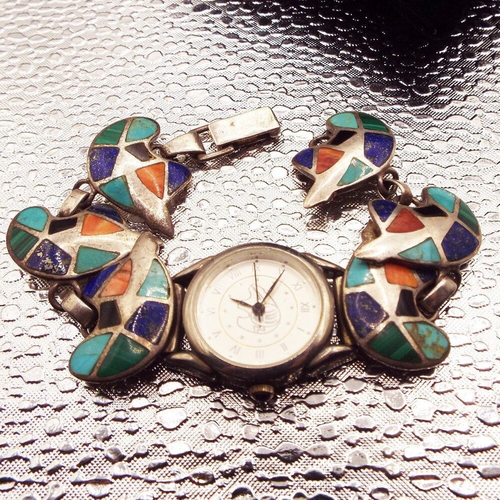 Multicolor Heart Design Bracelet Watch